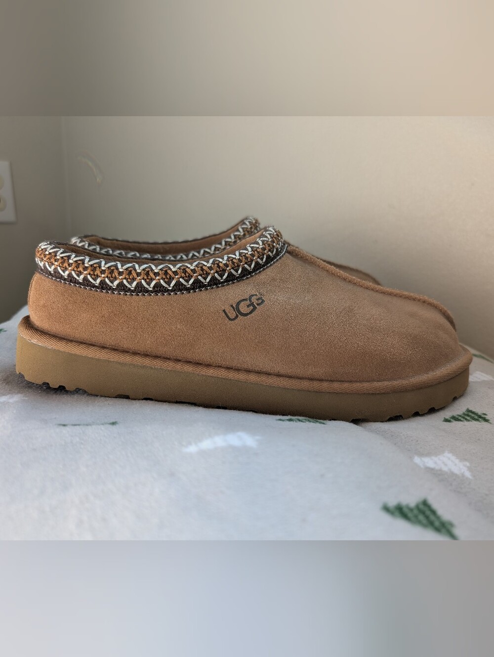 UGG Tasman II  Slip-On Moccasin in Chestnut Size 9